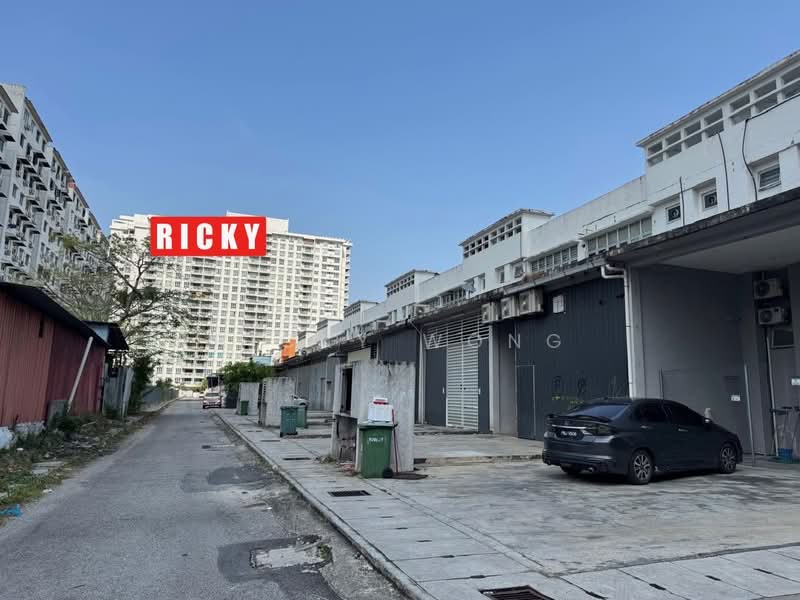 For Sale - 5% ROI 2 STOREY SHOP LOT AT KAPAL SINGH FOR SALE FACING SEA