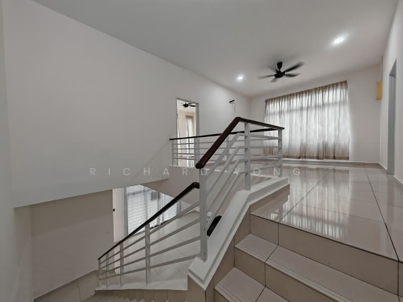 Rumah Berkembar untuk Disewa di Taman Sutera Utama (Skudai) - Richard Yong - Staircase to Family Area - PropertyGuru.com.my