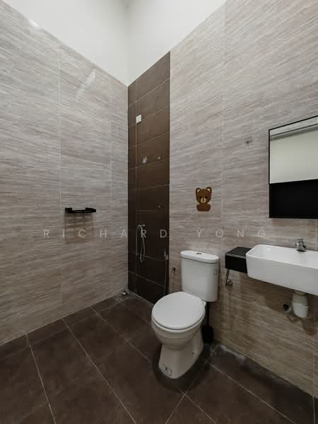 Rumah Berkembar untuk Disewa di Taman Sutera Utama (Skudai) - Richard Yong - Bathroom (Upper Right) - PropertyGuru.com.my