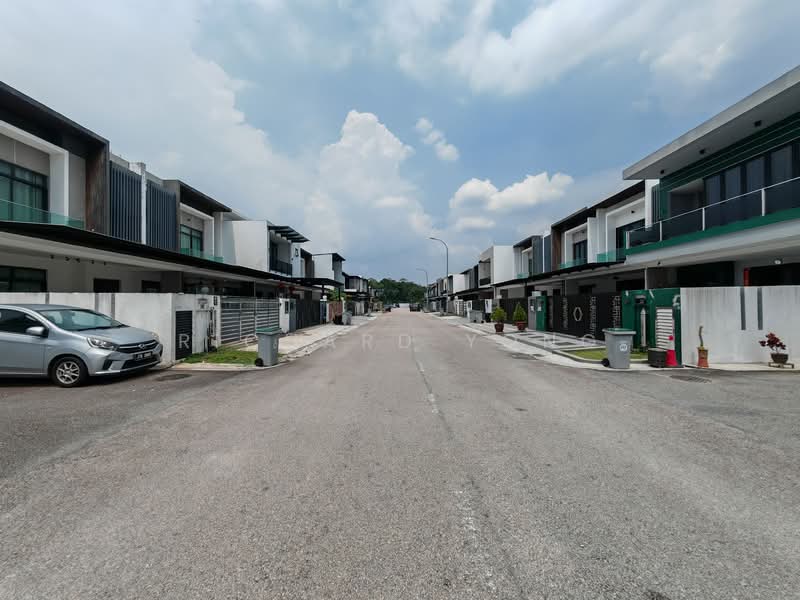 Rumah Berkembar untuk Disewa di Taman Sutera Utama (Skudai) - Richard Yong - Neighbourhood Surrounding - PropertyGuru.com.my