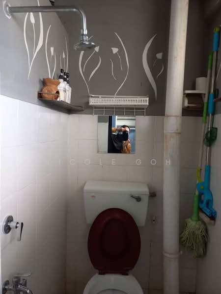 Rumah Flat untuk Dijual di Danau Kota Flat - Nicole Goh - Bathroom - PropertyGuru.com.my