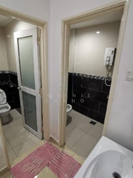 Shop for Sale in Kuchai Lama (Kuala Lumpur) - Kweenie Chong - Bathroom - PropertyGuru.com.my