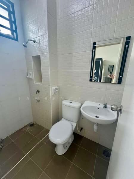 Rumah Teres 2 Tingkat untuk Dijual di Taman Damansara Aliff (Tampoi) - Lawrence Tay - Bathroom 3 - PropertyGuru.com.my