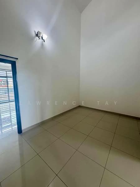 Rumah Teres 2 Tingkat untuk Dijual di Taman Damansara Aliff (Tampoi) - Lawrence Tay - Sub Living - PropertyGuru.com.my