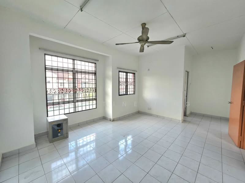 Rumah Teres 2 Tingkat untuk Dijual di Taman Kajang Prima (Kajang) - Celestine Ting - Living Room - PropertyGuru.com.my