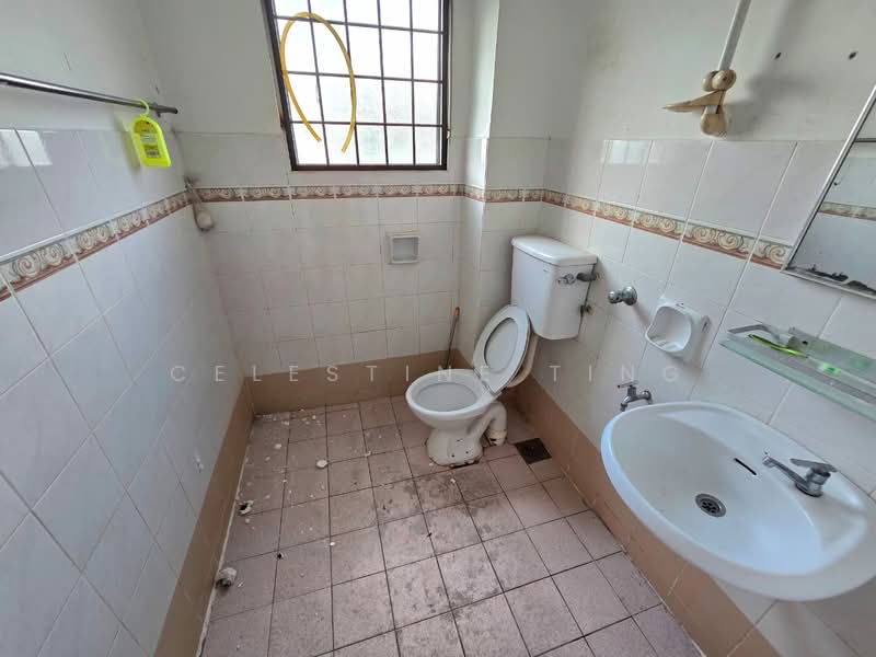 Rumah Teres 2 Tingkat untuk Dijual di Taman Kajang Prima (Kajang) - Celestine Ting - Bathroom - PropertyGuru.com.my