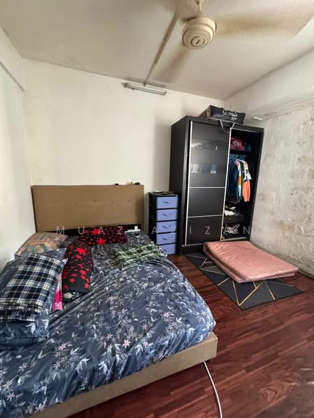 Rumah Flat untuk Dijual di Taman Teluk Kumbar - Muaz Azizan - Bedroom - PropertyGuru.com.my