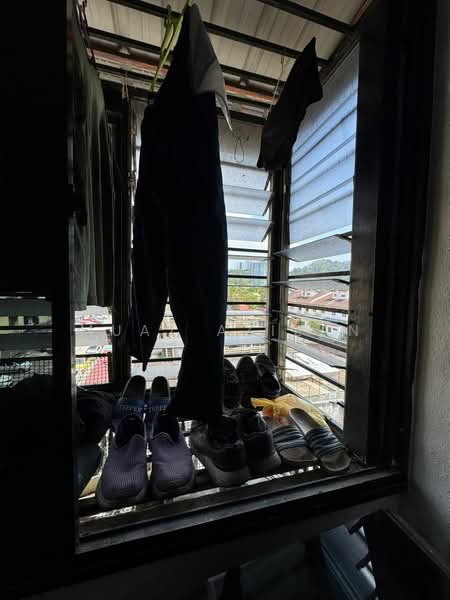 Rumah Flat untuk Dijual di Taman Teluk Kumbar - Muaz Azizan - View - PropertyGuru.com.my