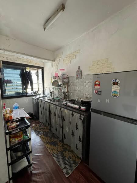 Rumah Flat untuk Dijual di Taman Teluk Kumbar - Muaz Azizan - Kitchen - PropertyGuru.com.my