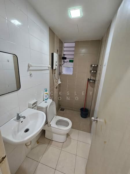 Kondominium untuk Disewa di The Zest @ Kinrara 9 - Jacksley Wong - Bathroom - PropertyGuru.com.my