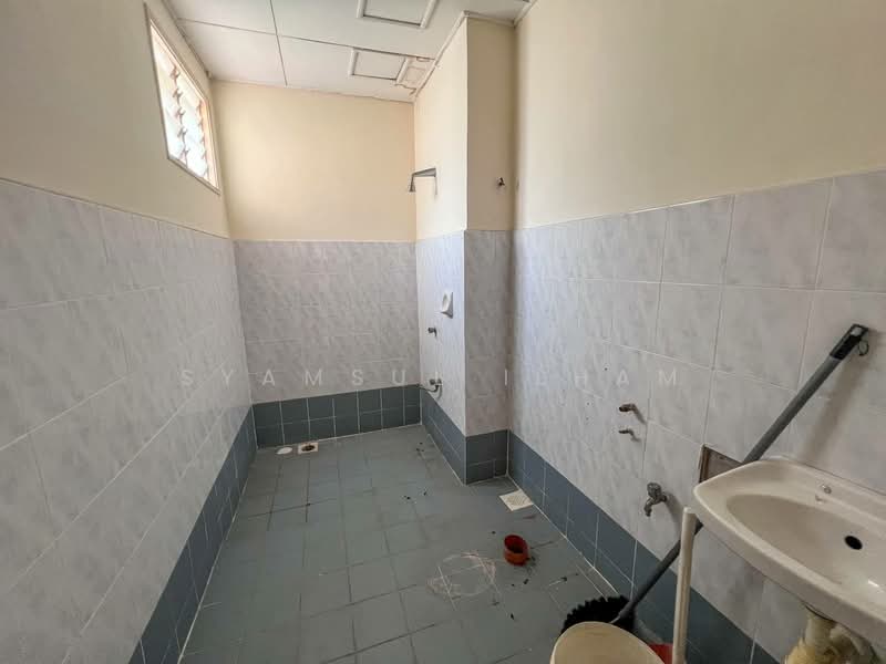 2-storey Terraced House for Sale in Cheras (Kuala Lumpur) - Syamsul Ilham - Bathroom - PropertyGuru.com.my