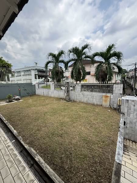 Rumah Berkembar untuk Dijual di Damansara Jaya (Petaling Jaya) - Alvin Seah - Exterior - PropertyGuru.com.my