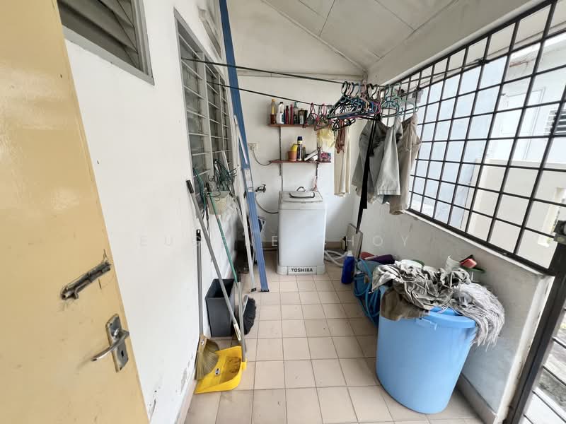 1.5-storey Terraced House for Rent in Usj 11 (Subang Jaya) - Eugene Choy - Balcony - PropertyGuru.com.my