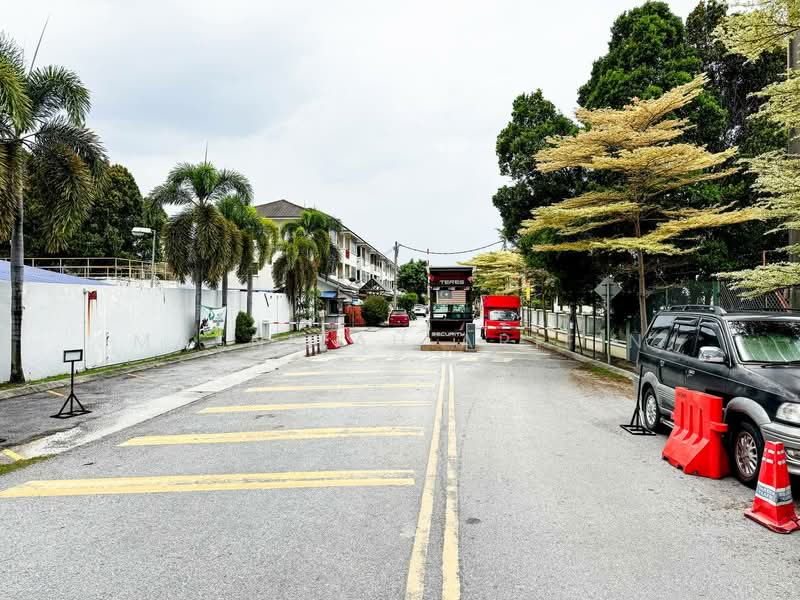 Rumah Teres 3 Tingkat untuk Dijual di Batu Caves (Selangor) - Masnizah Arifin - Exterior - PropertyGuru.com.my