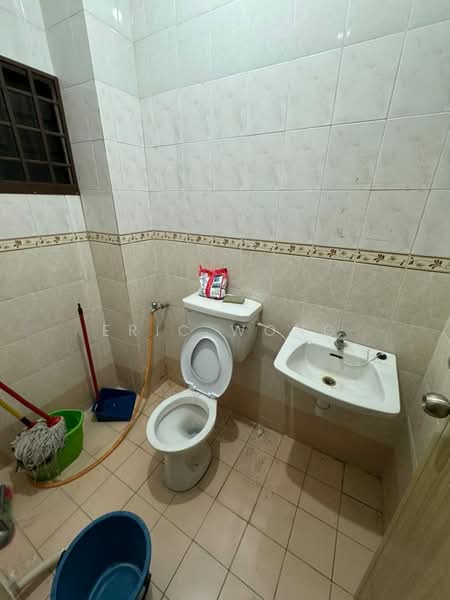 Rumah Teres 1 Tingkat untuk Disewa di Taman Rinting (Masai) - Eric Wong - Bathroom - PropertyGuru.com.my