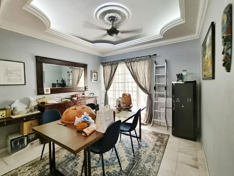 2.5-storey Terraced House for Sale in Petaling Jaya (Selangor) - Syukor Hartanah - Dining Room - PropertyGuru.com.my