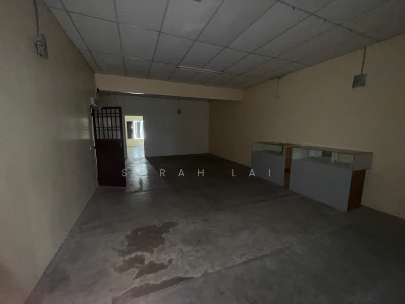 Shop / Office for Rent in Taman Putri Kulai (Kulai) - Sarah Lai - Interior - PropertyGuru.com.my