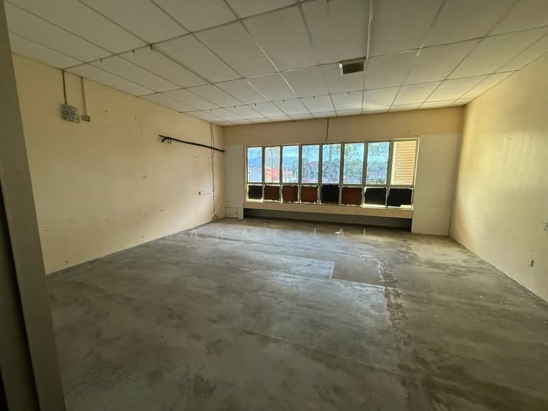 Shop / Office for Rent in Taman Putri Kulai (Kulai) - Sarah Lai - Interior - PropertyGuru.com.my