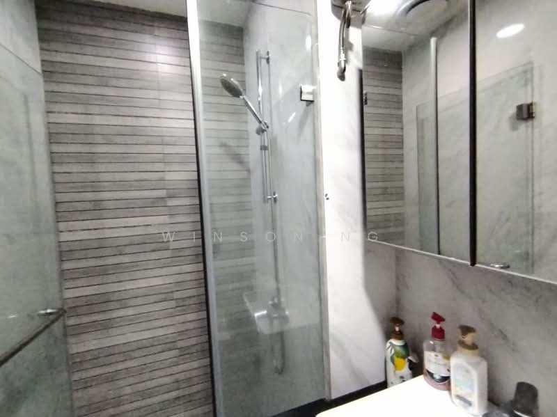 Servis Apartment untuk Disewa di Emporis - Winson Ng - Bathroom - PropertyGuru.com.my
