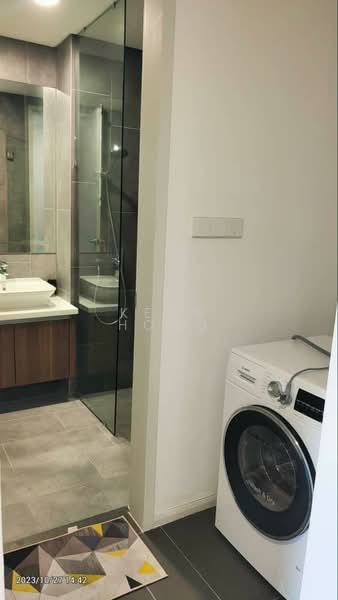 Servis Apartment untuk Disewa di Ativo Suites @ Damansara Avenue - Keng Hong - Bathroom - PropertyGuru.com.my