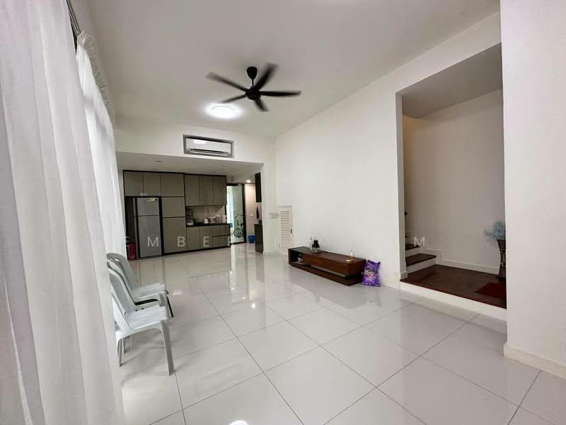Rumah Teres untuk Disewa di Medini (Iskandar Puteri (Nusajaya)) - Ember Lim Lim - Living Room - PropertyGuru.com.my