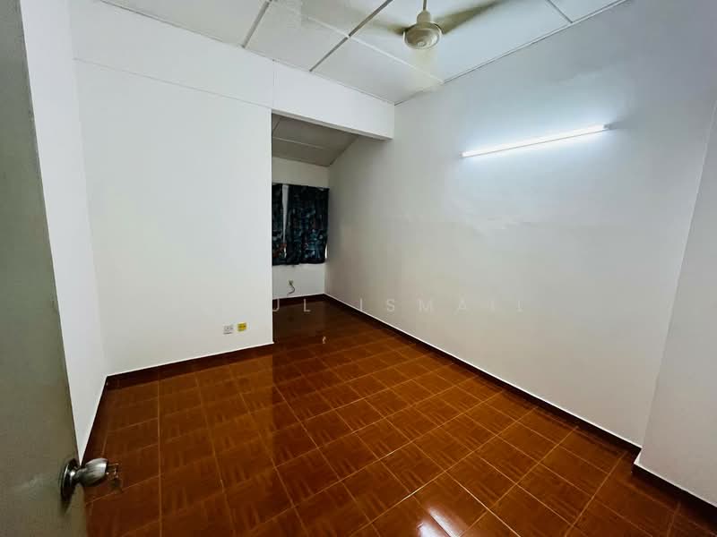 Pangsapuri untuk Dijual di Putri Apartment - Azrul Ismail - Interior - PropertyGuru.com.my