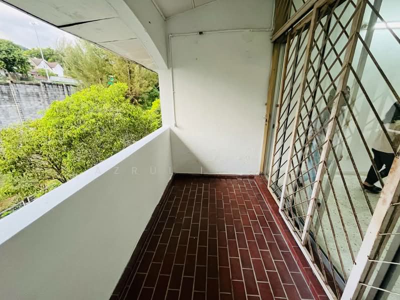 Pangsapuri untuk Dijual di Putri Apartment - Azrul Ismail - Balcony - PropertyGuru.com.my