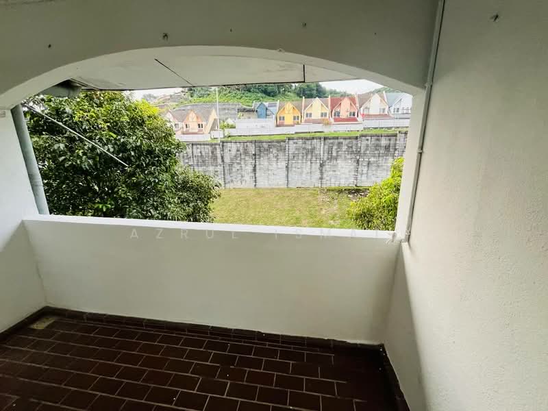 Pangsapuri untuk Dijual di Putri Apartment - Azrul Ismail - Balcony - PropertyGuru.com.my
