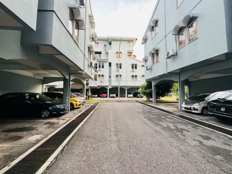 Pangsapuri untuk Dijual di Putri Apartment - Azrul Ismail - Exterior - PropertyGuru.com.my