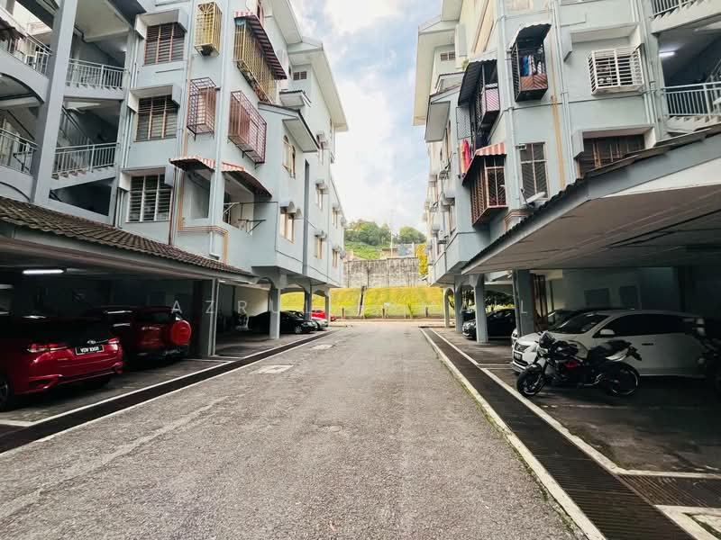 Pangsapuri untuk Dijual di Putri Apartment - Azrul Ismail - Exterior - PropertyGuru.com.my
