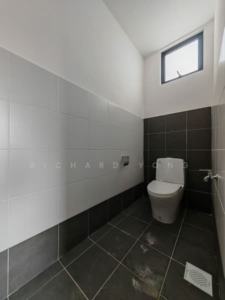 Shop / Office for Rent in Taman Kota Masai (Pasir Gudang) - Richard Yong - Bathroom - PropertyGuru.com.my