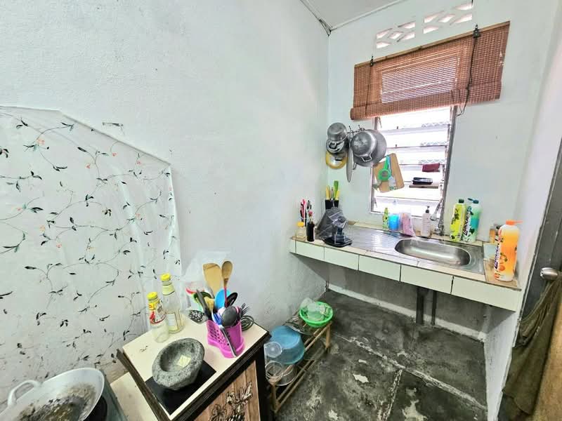 1-storey Terraced House for Sale in Taman Semenyih Indah (Semenyih) - Wanie Syazue - Kitchen - PropertyGuru.com.my