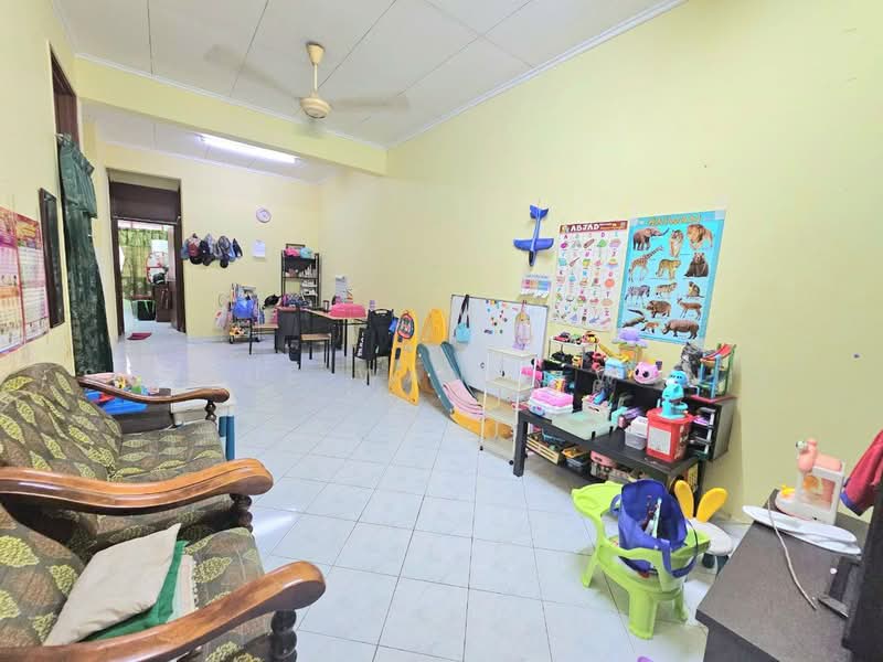1-storey Terraced House for Sale in Taman Semenyih Indah (Semenyih) - Wanie Syazue - Living Room - PropertyGuru.com.my