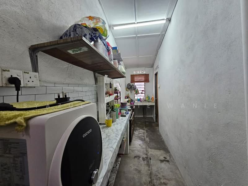1-storey Terraced House for Sale in Taman Semenyih Indah (Semenyih) - Wanie Syazue - Kitchen - PropertyGuru.com.my