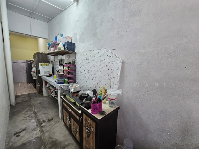 1-storey Terraced House for Sale in Taman Semenyih Indah (Semenyih) - Wanie Syazue - Kitchen - PropertyGuru.com.my