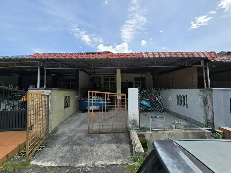 1-storey Terraced House for Sale in Taman Semenyih Indah (Semenyih) - Wanie Syazue - Exterior - PropertyGuru.com.my