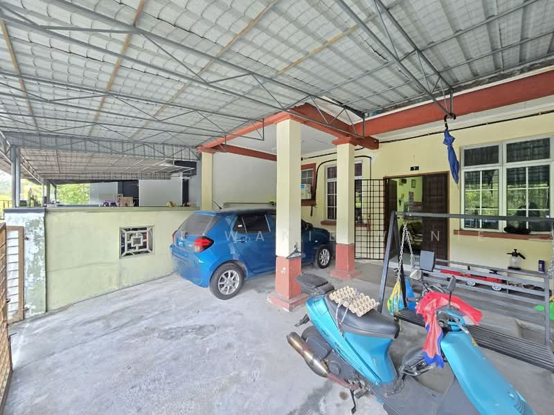 1-storey Terraced House for Sale in Taman Semenyih Indah (Semenyih) - Wanie Syazue - Exterior - PropertyGuru.com.my