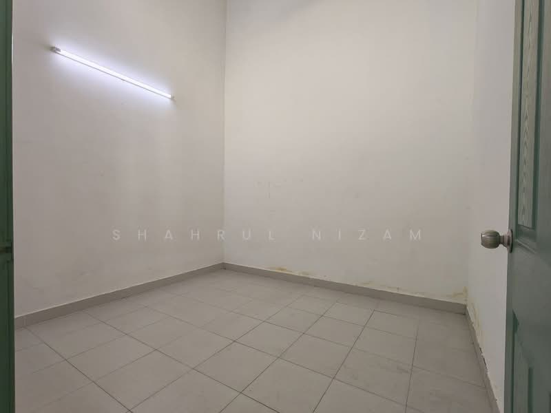 1-storey Terraced House for Sale in Kampung Batu 9 Kebun Baru (Telok Panglima Garang) - Shahrul Nizam - Interior - PropertyGuru.com.my