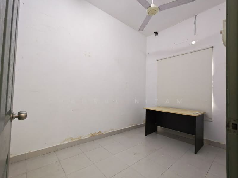 1-storey Terraced House for Sale in Kampung Batu 9 Kebun Baru (Telok Panglima Garang) - Shahrul Nizam - Interior - PropertyGuru.com.my