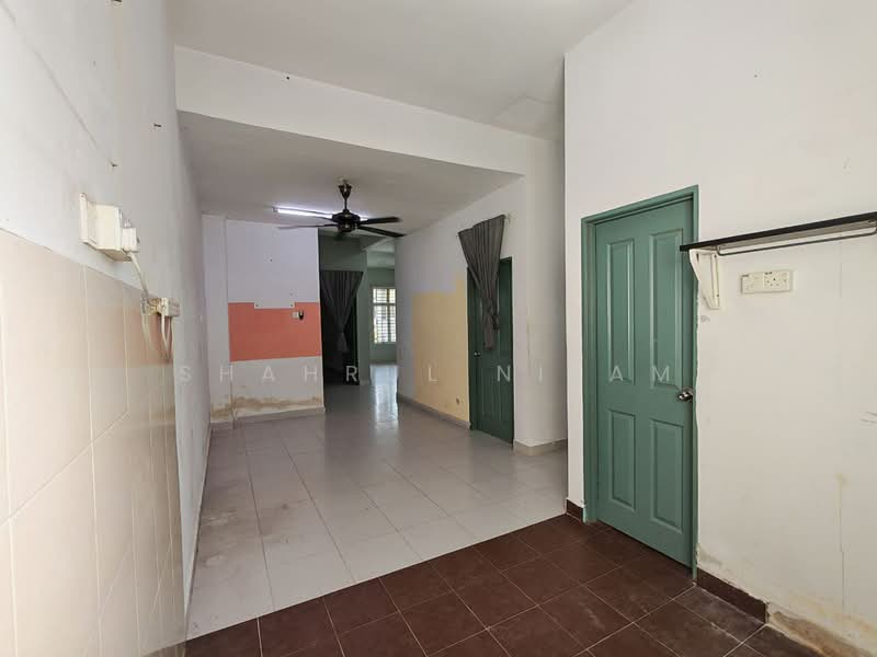 1-storey Terraced House for Sale in Banting (Selangor) - Shahrul Nizam - Corridor - PropertyGuru.com.my