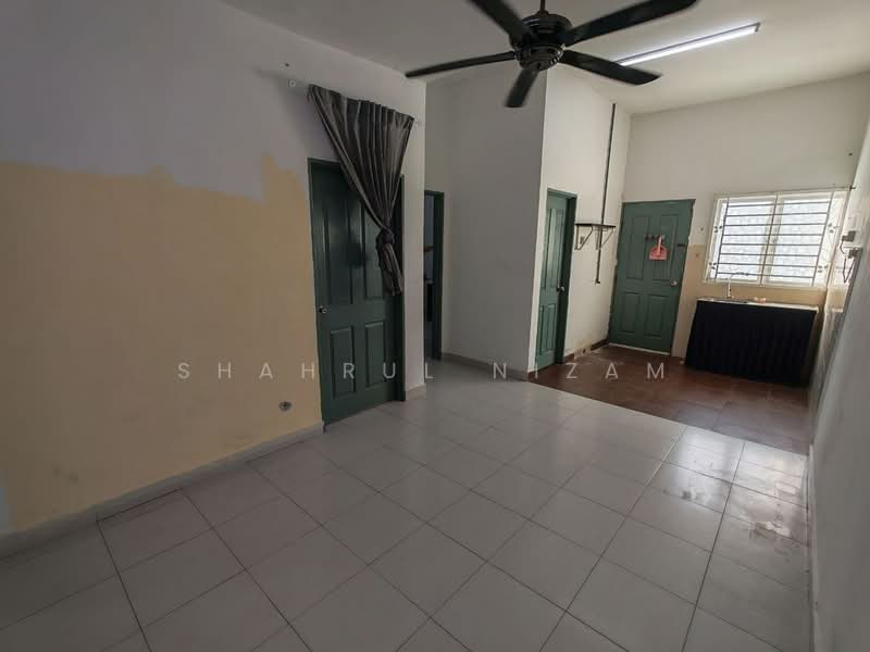 1-storey Terraced House for Sale in Kampung Batu 9 Kebun Baru (Telok Panglima Garang) - Shahrul Nizam - Interior - PropertyGuru.com.my