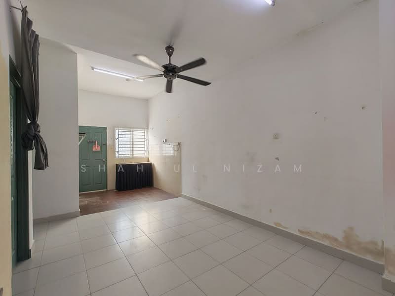 1-storey Terraced House for Sale in Kampung Batu 9 Kebun Baru (Telok Panglima Garang) - Shahrul Nizam - Interior - PropertyGuru.com.my
