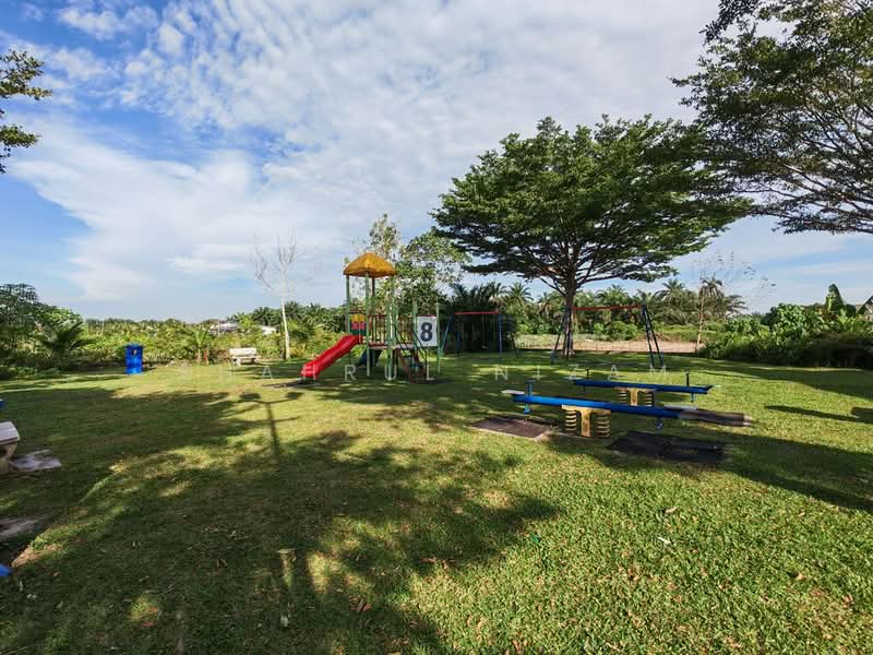 1-storey Terraced House for Sale in Kampung Batu 9 Kebun Baru (Telok Panglima Garang) - Shahrul Nizam - Garden - PropertyGuru.com.my