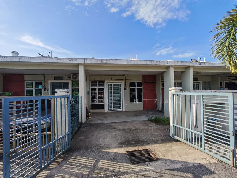 1-storey Terraced House for Sale in Kampung Batu 9 Kebun Baru (Telok Panglima Garang) - Shahrul Nizam - Exterior - PropertyGuru.com.my