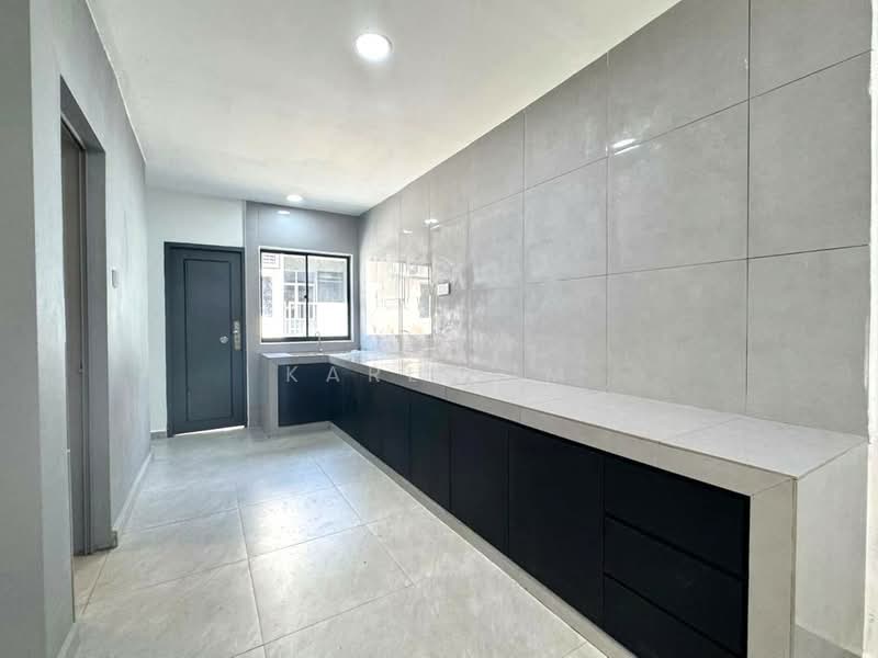 2-storey Terraced House for Sale in Permas Jaya (Johor Bahru) - Karl Lim - Kitchen - PropertyGuru.com.my