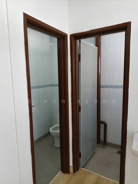 Pejabat untuk Disewa di Puchong (Selangor) - Ng Hon Keong - Bathroom - PropertyGuru.com.my