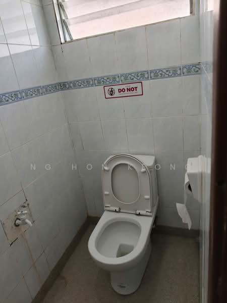Pejabat untuk Disewa di Puchong (Selangor) - Ng Hon Keong - Bathroom - PropertyGuru.com.my