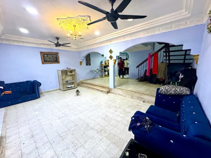 2-storey Terraced House for Sale in Taman Nirwana (Ampang) - M.J Zairin - Living Room - PropertyGuru.com.my