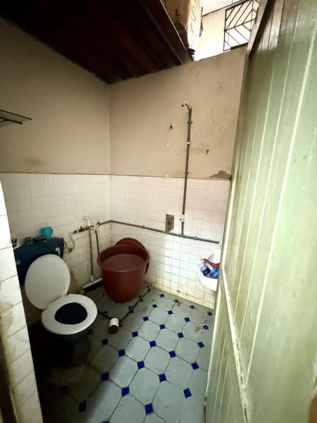 2-storey Terraced House for Sale in Taman Nirwana (Ampang) - M.J Zairin - Bathroom - PropertyGuru.com.my