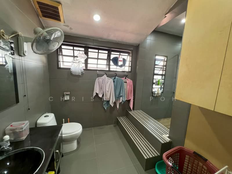 Semi-Detached House for Sale in Taman Perling (Perling) - Christine Poh - Bathroom - PropertyGuru.com.my